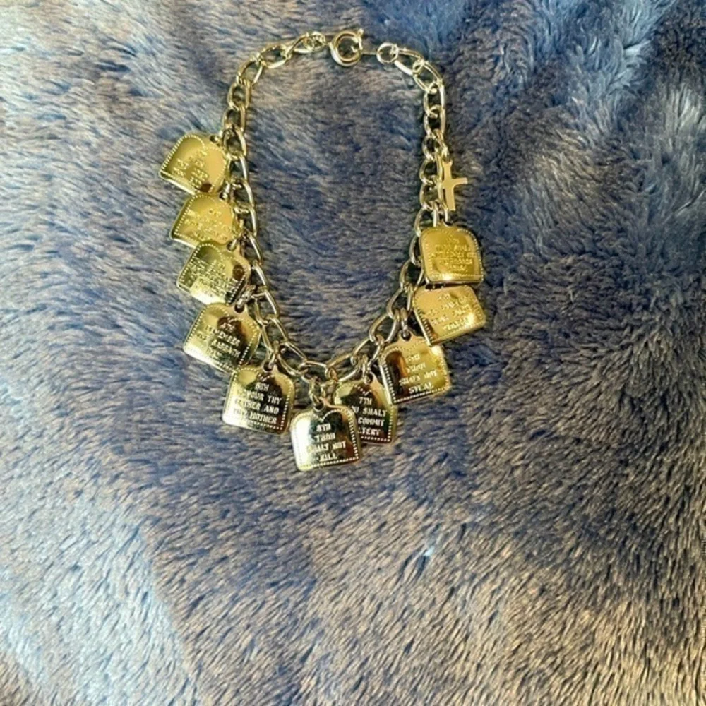10 Commandments Bracelet Kid’s Cross Charm Bracelet Silvertone 6.5” length - Picture 2 of 5